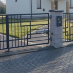 Oplocení z tvárnic štípaného betonu